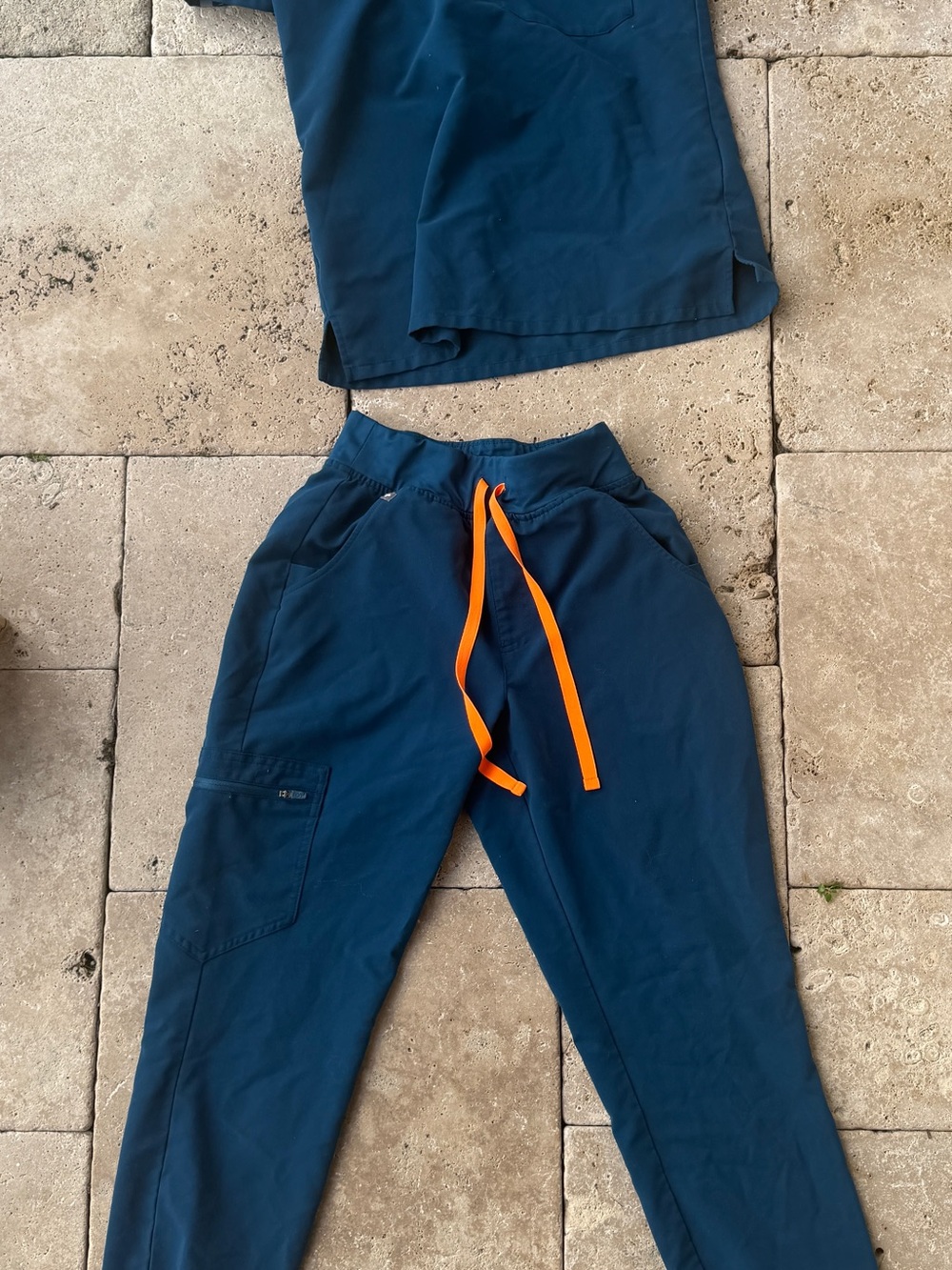Figs women’s Jogger Pants and top